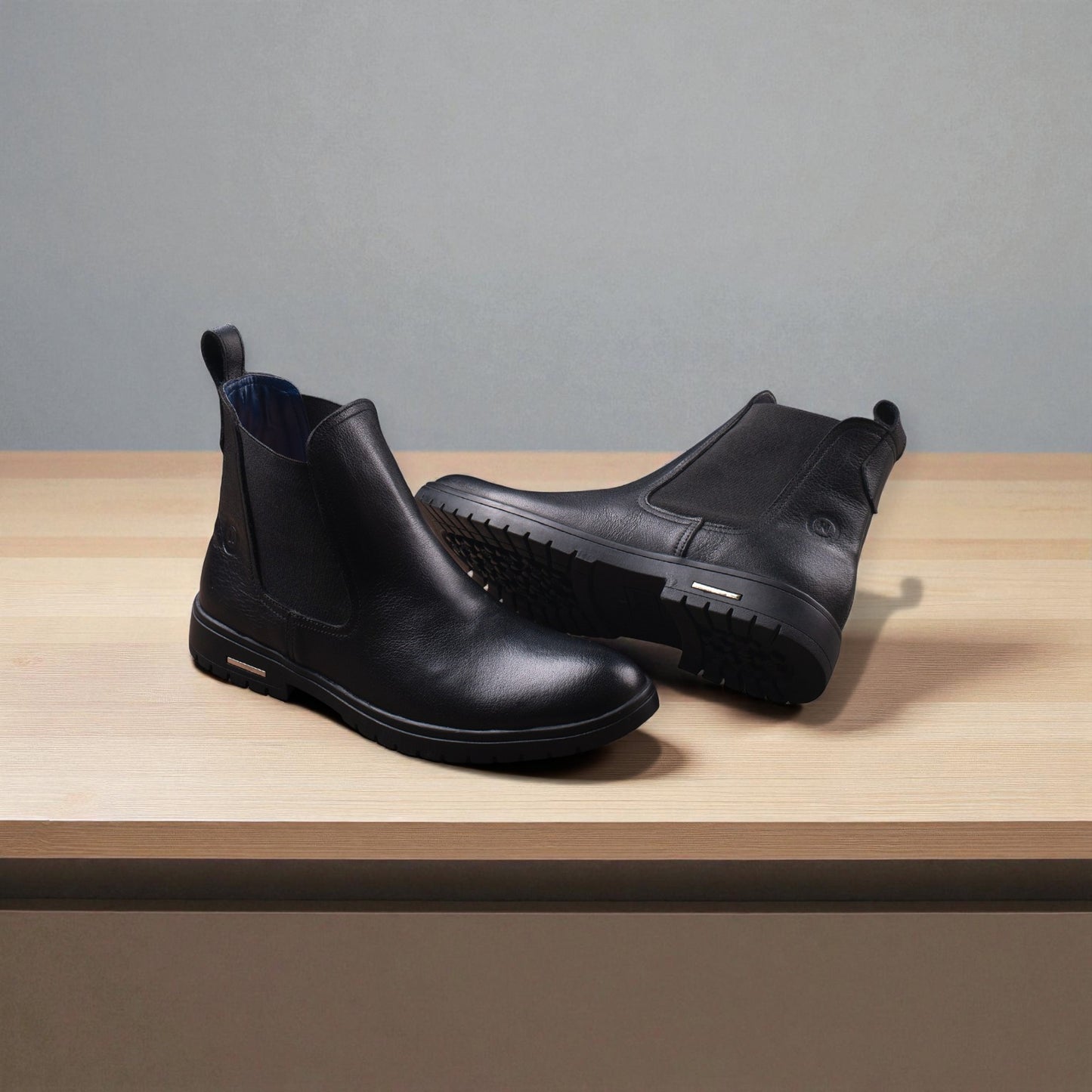 Elegant Leather Chelsea Boots – Black