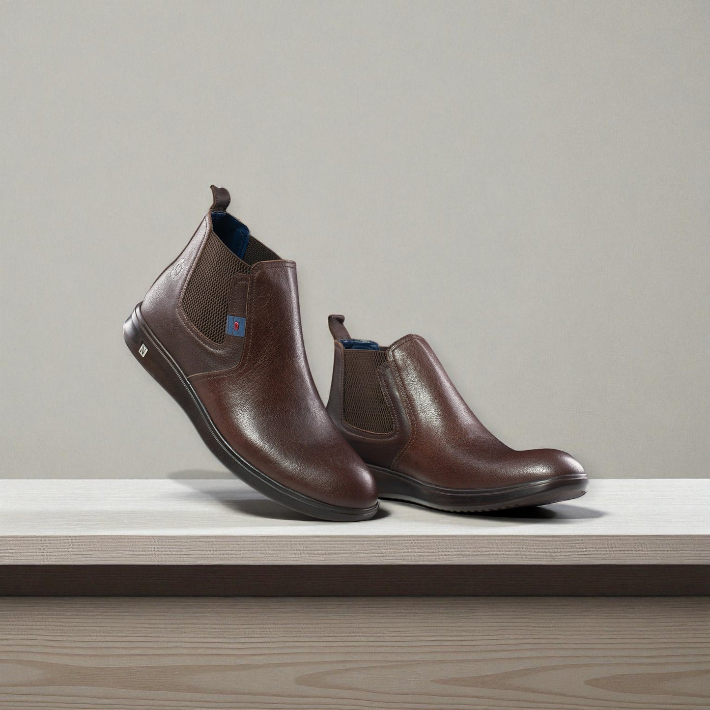Elegant Leather Chelsea Boots – Dark Brown